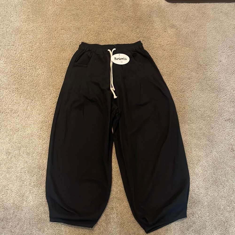 Mordenmiss Flowy Pants NWT MEDIUM Black